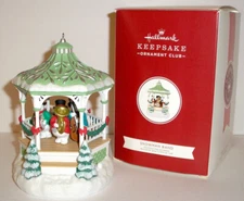 2020 Hallmark - SNOWMAN BAND ORNAMENT - LIGHT MOTION SOUND MEMBER EXCLUSIVE