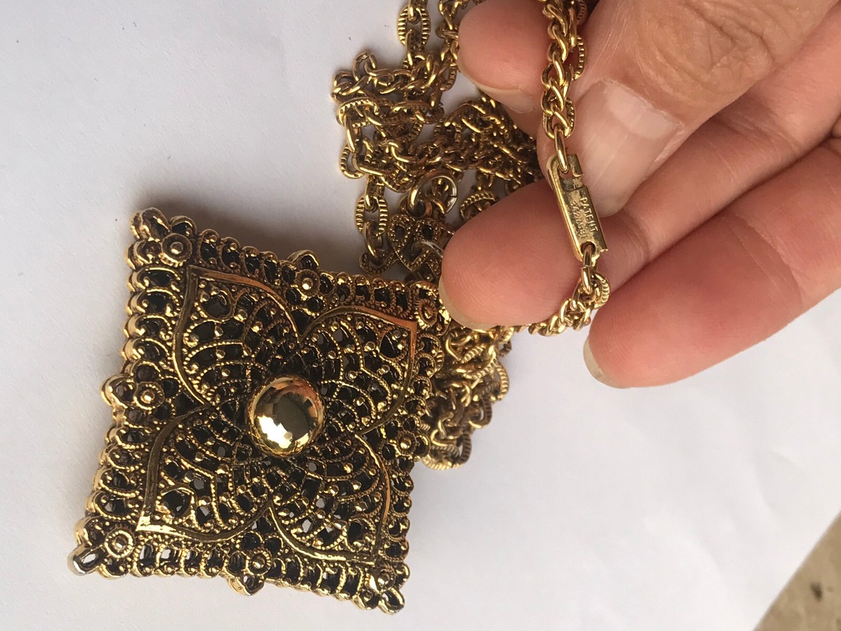 Vintage Large Filigree Pendant Patent 3427691 Celebrity Gold Tone 