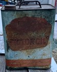 1950s WEARWELL 2 Gallon Brand Motor Oil Can Western Auto Supply Pure Full Bodied — photo 3