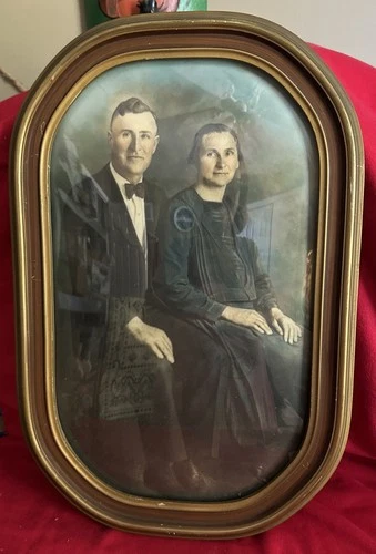 Antique Convex Bubble Glass Picture Frame Wooden Oval 18" x 12" Couple