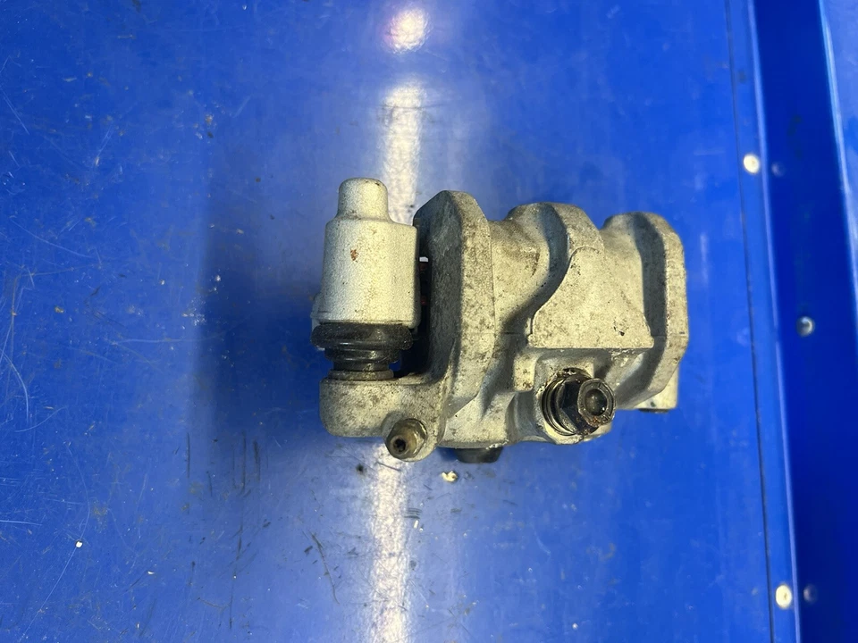 2004 Honda CR250R Front Brake Caliper Nissin Mount 2004-2007 OEM CR 250R CR125R - Image 4 of 4