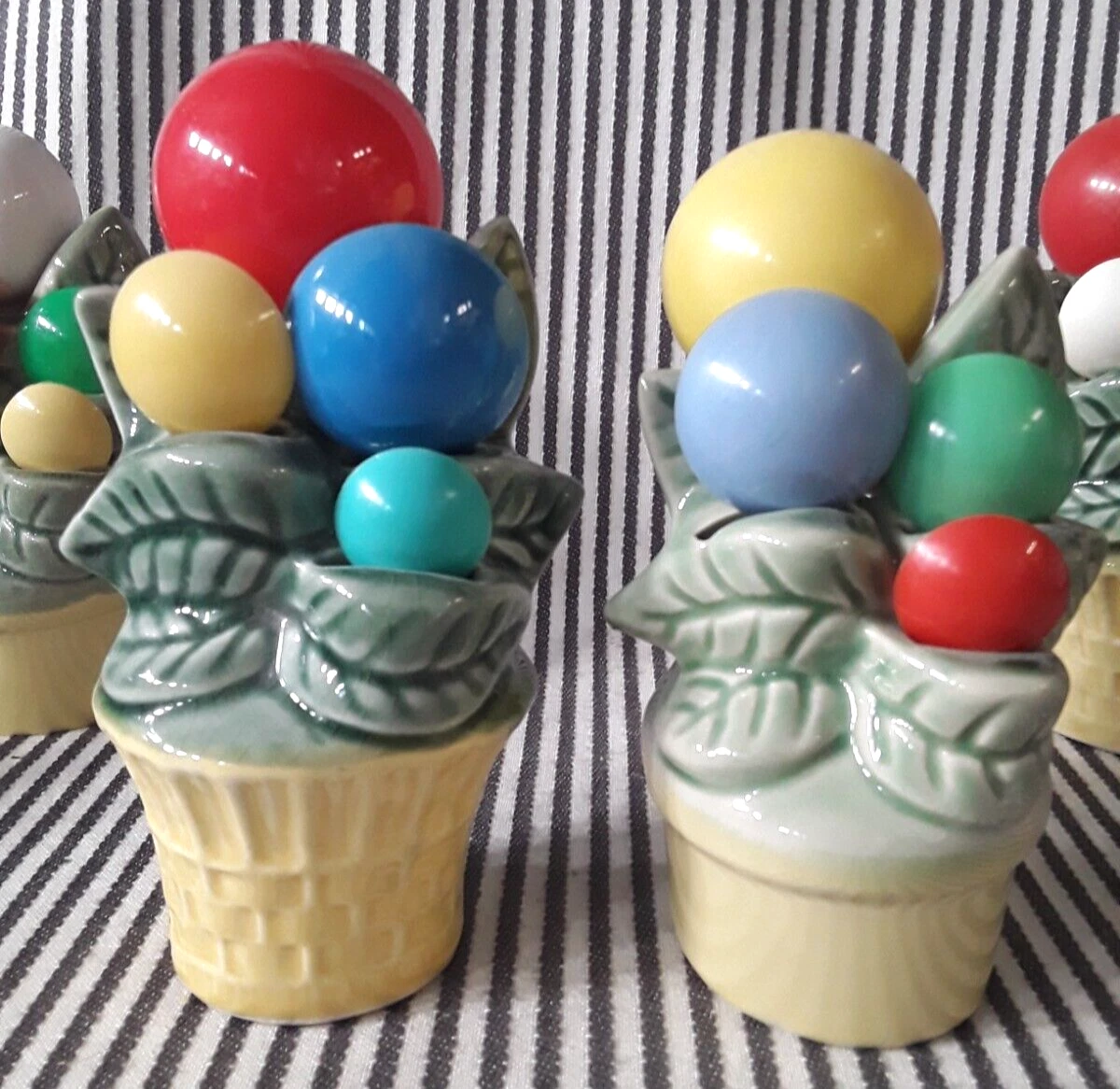 LOT OF 2 SET VTG MEASURING SPOON HOLDER FLOWER POT & BASKET +8 SPOONS CARDINAL
