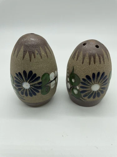 Vintage Hand Painted Mexico Tonala Mexican Pottery Salt And Pepper Shaker Floral