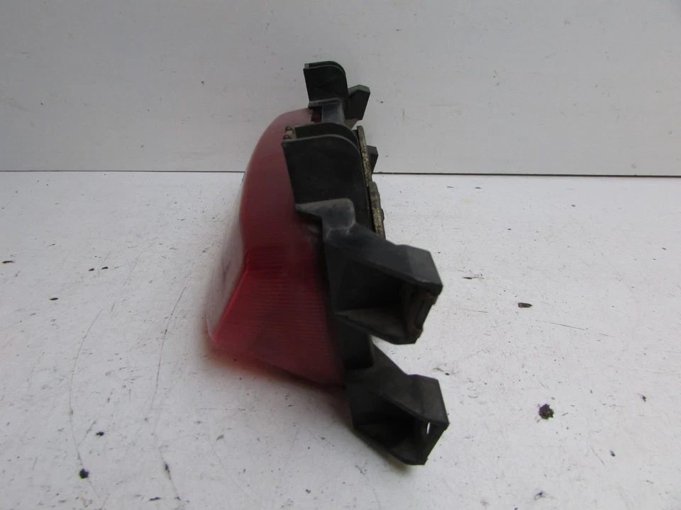 Luz trasera trasera trasera Suzuki GSXR750 1992 - 1995 GSXR1100 1993 - 1998 J11 D Foto 3 de 4