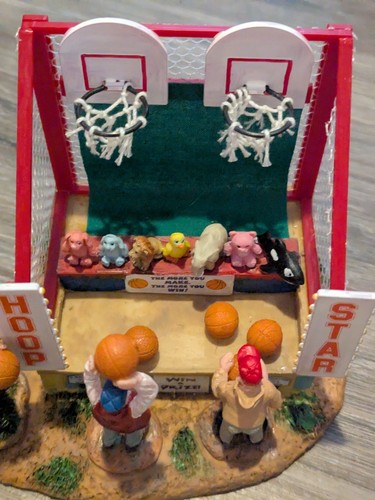 Lemax 2008 Hoop Star Christmas Village Carnival Table Basketball Retired Figure - Picture 6 of 15