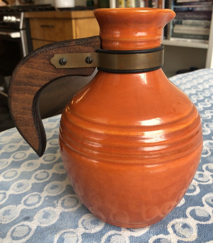 Vintage Pacific California Art Pottery Carafe Pitcher Red Orange Wood Handle - Picture 3 of 7