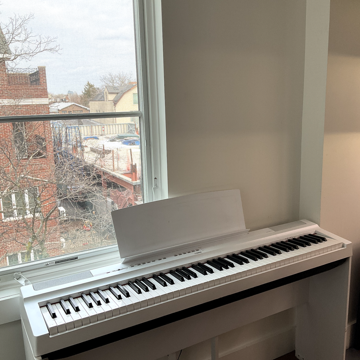 YAMAHA デジタルピアノ 88鍵 ホワイトp-125 2019年 YAMAHA P-125 88 Keys Digital Piano White With Stand & YAMAHA Soft