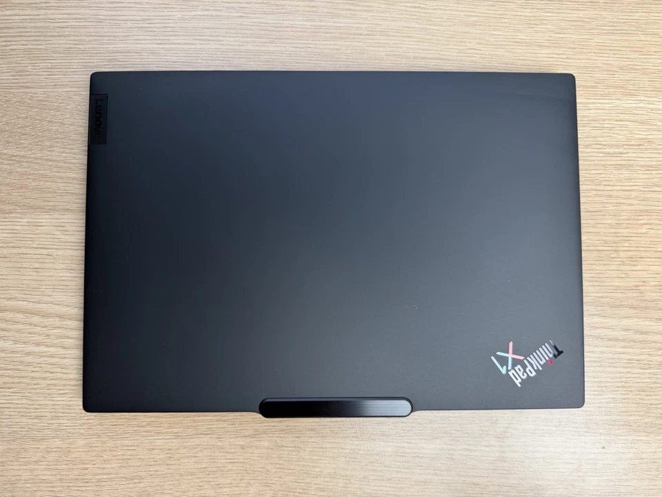 Lenovo ThinkPad X1 Carbon G13 · Core Ultra 7 265U · 64GB · 1TB, photo 2 of 5