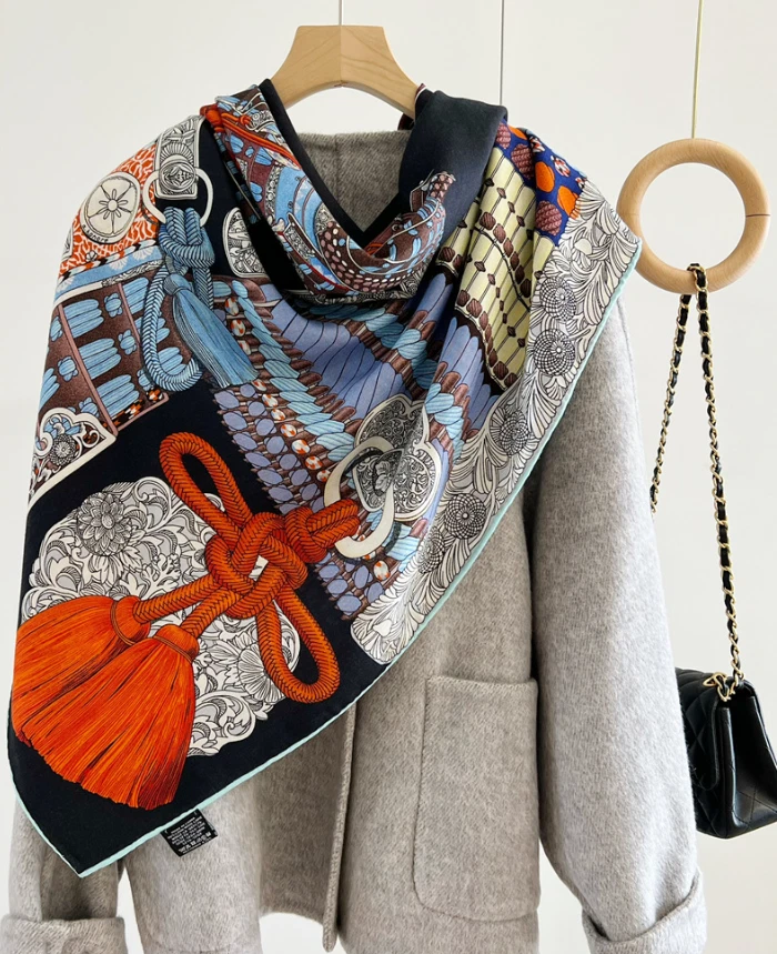 70% Cashmere 30% Silk Wrap Scarf armour Print Double Face Print Shawl 135X135cm - Image 2 of 4