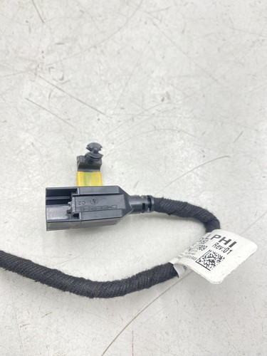 2017-2022 Tesla Model 3 Center Console Front USB Hub Control Module Charger OEM - Picture 4 of 10