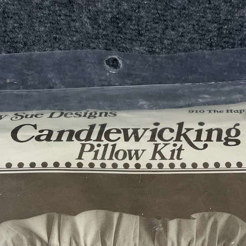 Candlewicking Pillow Kit The Happy Hippo #910 Crafts 1982 USA 18x18 Sealed - Picture 6 of 7