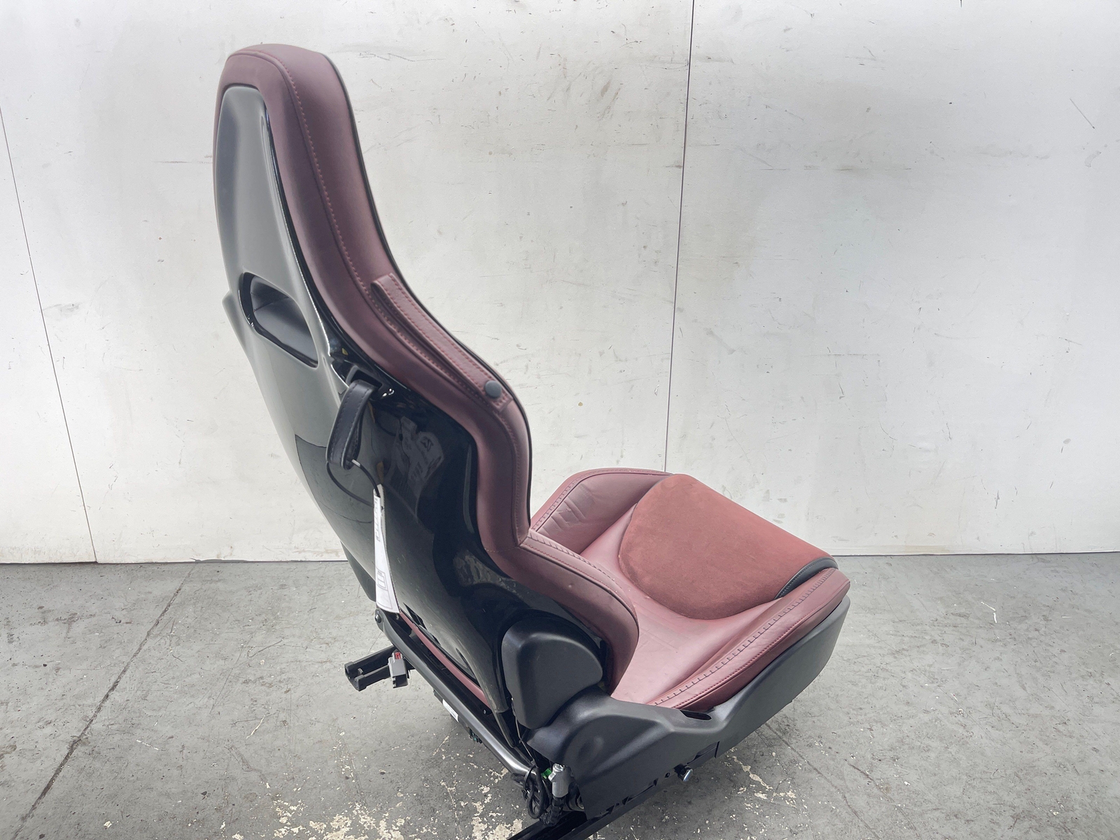 2020-2023 MCLAREN GT FRONT RIGHT SEAT BAROLO RED LEATHER/ALCANTARA OEM 2021 2022