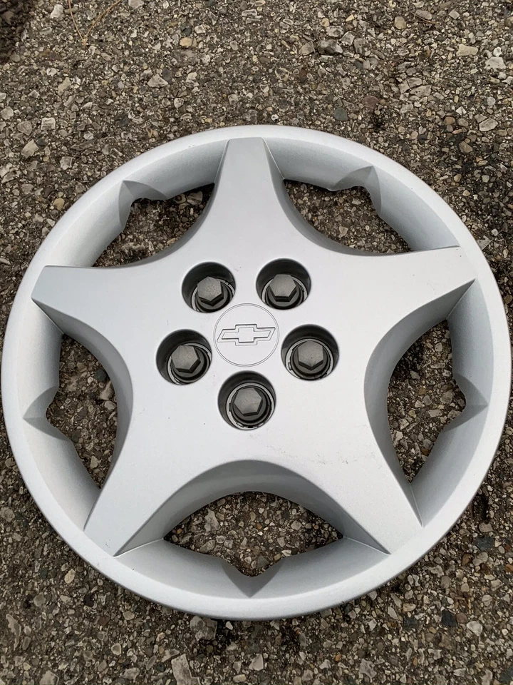 "Chevrolet Cavalier 2000-2005 tapacubos originales atornillados, juego de 4 restaurados" Foto 3 de 4