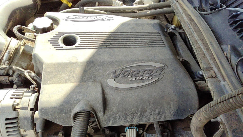 2002 Sierra 2500 Hd 发动机盖顶塑料护罩 Oem 8.1 升 — 第 4/4 张图片