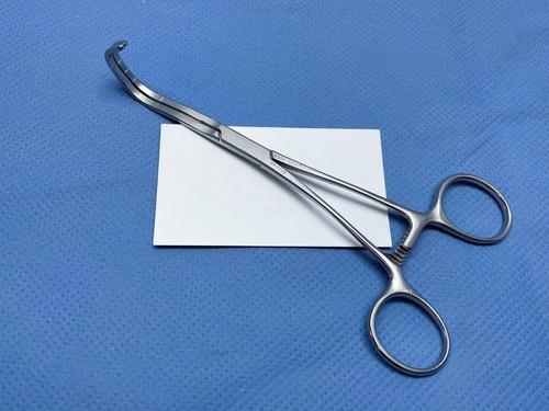 V. Mueller CH6235 Cooley Derra Cardiovascular Clamp, 6.5", Calibrated, Germany