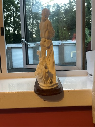 FIGURINA SCULTURA VINTAGE COLLEZIONE RUBINO STATUA ARTE VENEZIA BARCA MUSICA RESINA - Foto 3 di 7