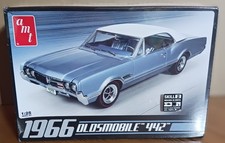 AMT: "1966 Oldsmobile 442" Factory Sealed 1:25 Model Kit- 2010