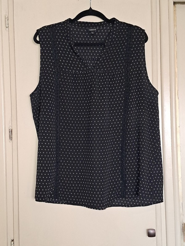 Torrid 1 Black Tank Blouse Crochet Detail