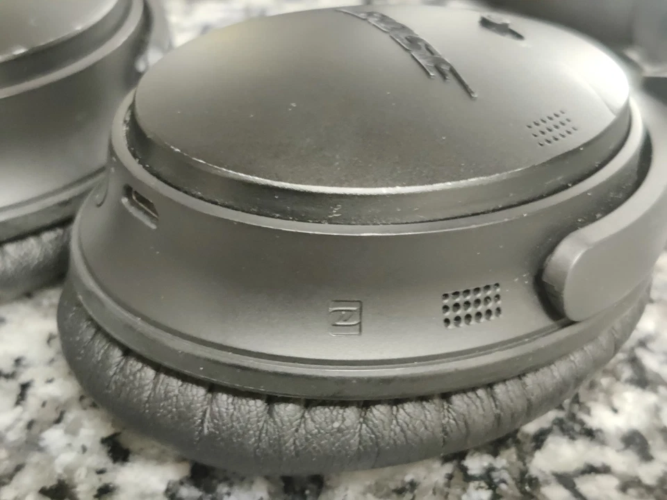 Bose QuietComfort 35 II Bluetooth Wireless Over-Ear Headphones - Black - Image 4 of 4