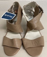Michael Kors Stacked Heel Taupe Tan Sandals 7 New no Box
