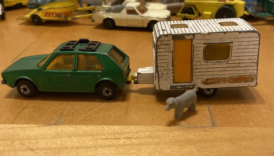 老式 批量 2 个火柴盒 莱斯尼 罕见 大众高尔夫 1976 年 英格兰 '77 大篷车 露营犬 + — 第 2/4 张图片