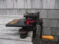 L. H. Gibbs Cast Iron Rug Hooking Wool Cutter Hooked Rugs - Fabric Slitter