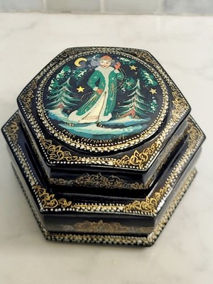 Russian Laquer Box Two Tier Compartment Snow Maiden  Medallion Top