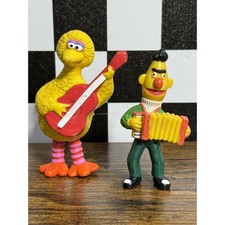 Big Bird  Bert VTG Sesame Street Workshop 1982 Playing Guitar 3.5" Toy Figure