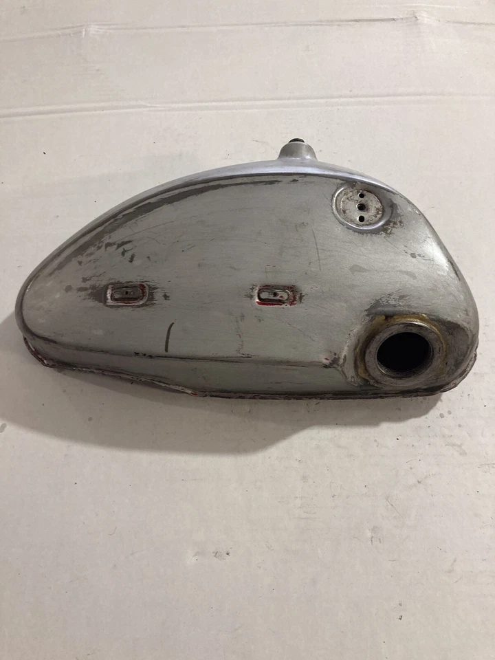 Tanque de aceite Suzuki, 250 X6 Hustler Super Six T20 T250 Foto 3 de 4