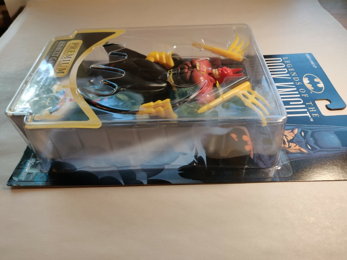 Legends of the Dark Knight ASSAULT GAUNTLET BATMAN
