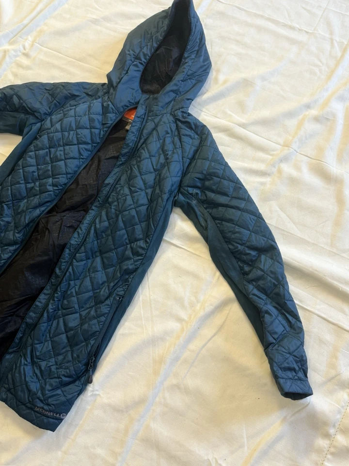 Chaqueta acolchada con capucha larga para mujer Merrell pequeña verde azulado ligera con Foto 2 de 4