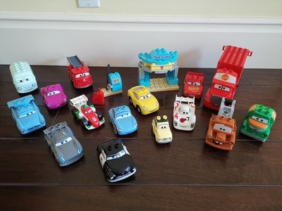 LEGO DUPLO 10846   Disney Pixar Cars 3: Flo s Café , with many other Cars