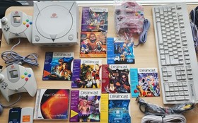 SEGA Dreamcast 3020 Bundle, 3 Controllers + SEGA Keyboard, Game Demos + Extras