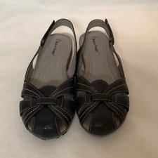 Women’s Bare Trap Blue Leather Angle Strap Sandal Size 9.5M