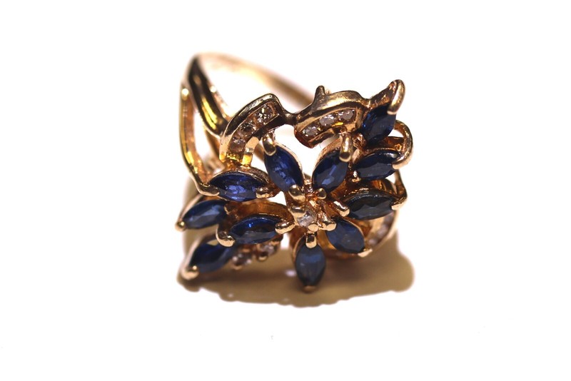 14k yellow gold .11ct VS1 G diamond sapphire gemstone ring 3.8g ladies unique 3