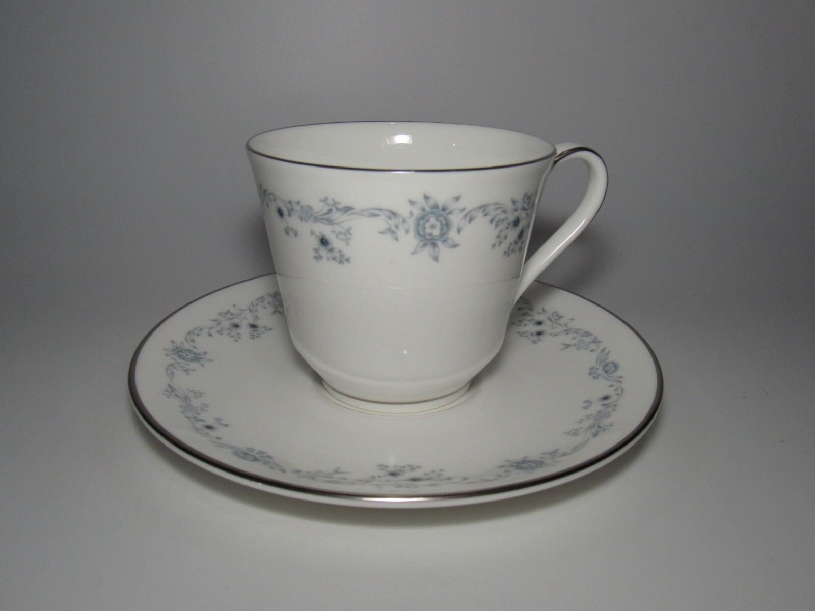 Royal Doulton Angelique Cup And Saucer Set(s) - Mint
