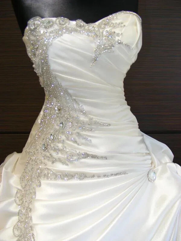 A-Line Sequin Beaded Wedding Dresses Ruffled Sweetheart Strapless Bridal Gowns - Image 3 of 4