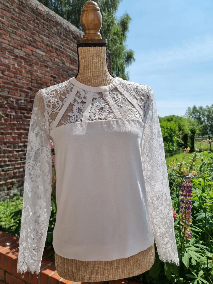 THE KOOPLES : SUPERBE BLOUSE ROSÉ ET DENTELLES BLANCHES TRÉS JOLI MODELE - Photo 2/4