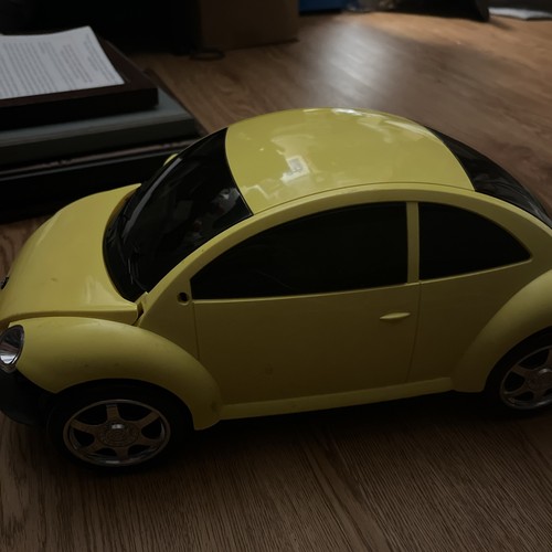 Sharper Image VW beetle Cd Player and radio. READ DESCRIPTION