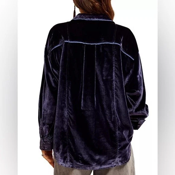 Top Free People Mujer Pequeño Azul Marino Terciopelo Cuello en V Manga Larga Gran Tamaño Foto 3 de 4