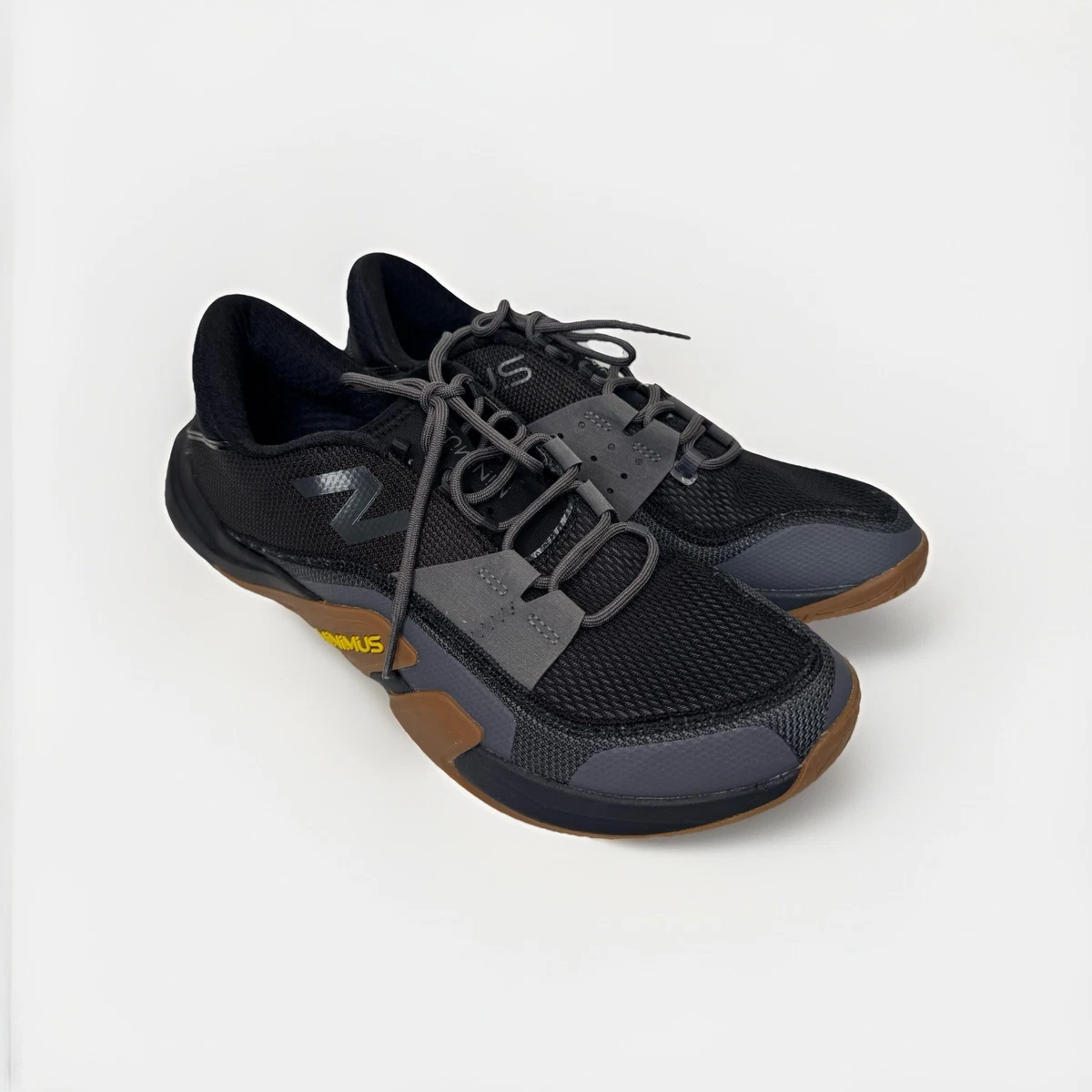 New Balance Minimus TR v2 Mens 12 Black Grey Gum Training Shoes MXMTRLK2 Cut in half: New Balance Minimus TR v2 Review | RunRepeat main image 3
