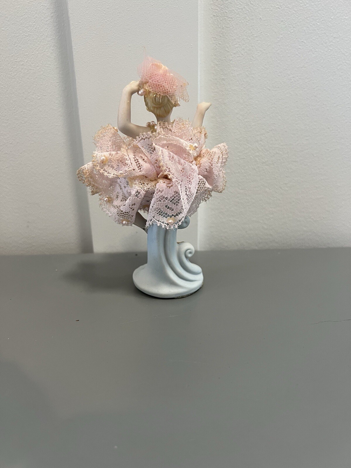Picture 2 of 8