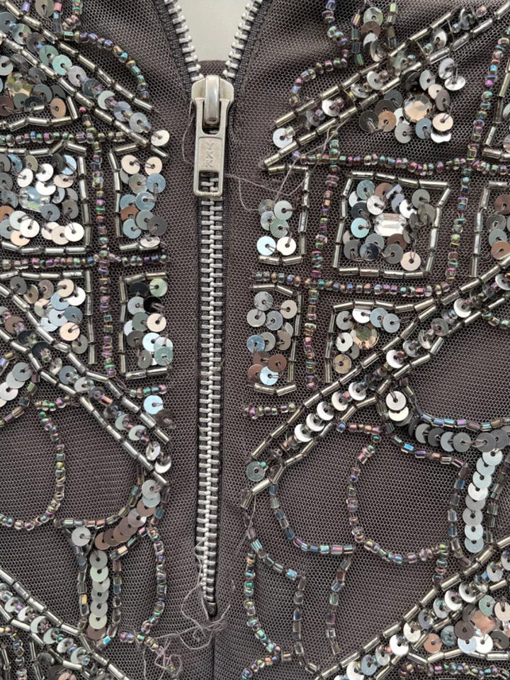 Falda Corta Embellecida Miss Selfridge Talla 10 Gris W30" L15" Poliéster Mujer Foto 3 de 4