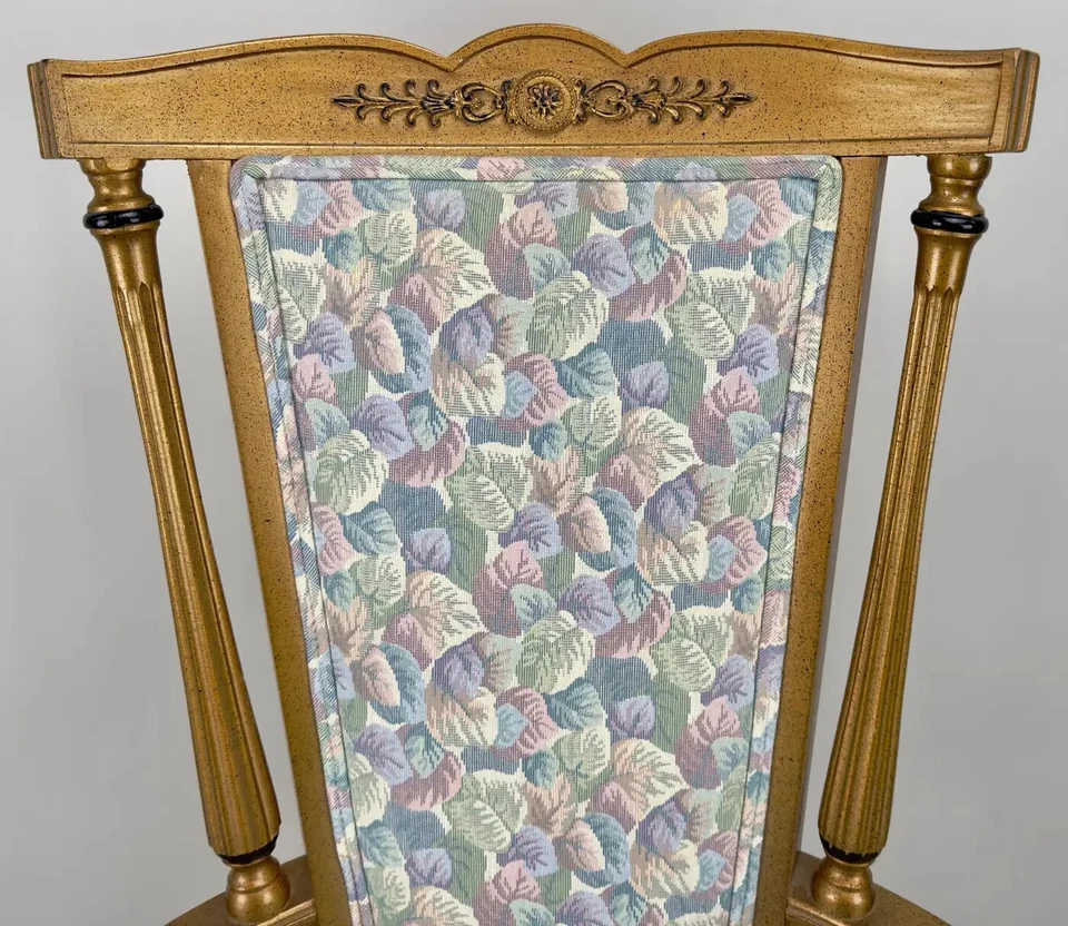 Silla francesa estilo Luis XVI del siglo XIX con respaldo de ala Foto 4 de 4