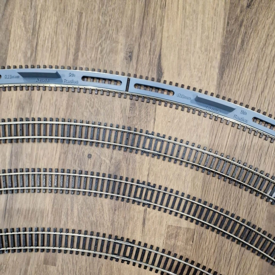 AZUDA OO Gauge Track Template – 33″ (838.5mm) 8th Radius | Pack of 3