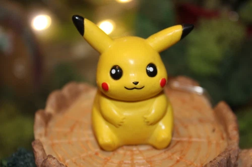 Chunky Pikachu Pokemon Figure Cosrich Group 1999 Nintendo 2" - Vintage