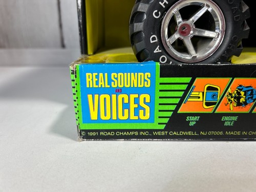 RARE 1991 VINTAGE REMOTE CONTROL FIRE RESCUE TRUCK ROAD CHAMPS SOUNDS OF POWER - Picture 3 of 4