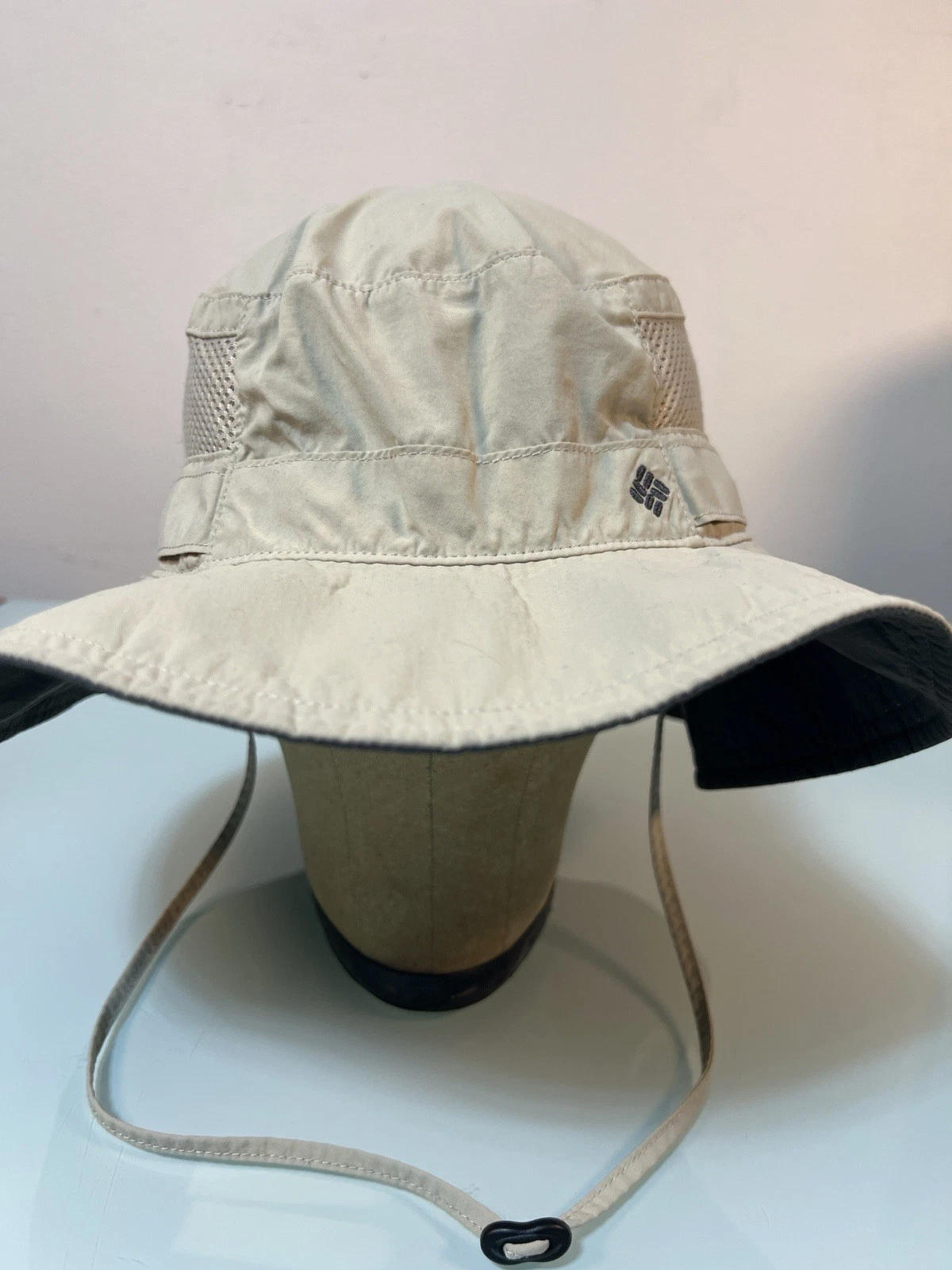 Columbia Omni-Shade Fishing Hat Khaki Vented Hiking Sun Cap Mesh Chin Strap OS