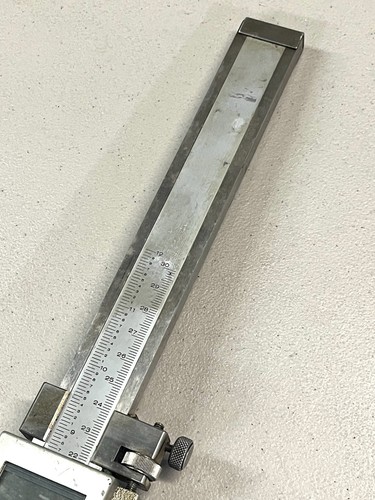 Mitutoyo 570-113 Absolute Digimatic Height Gauge - Picture 3 of 7