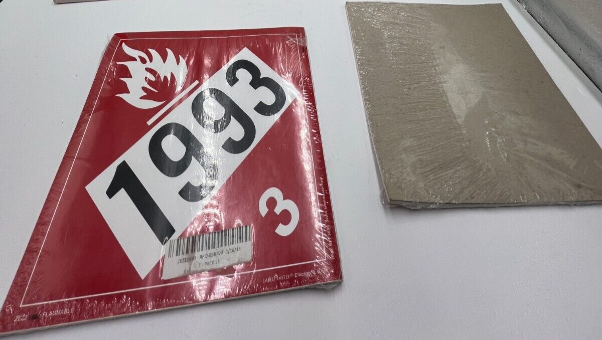 2 Packs of 25 Labelmaster 1993 Flammable Liquid Hazmat Vinyl